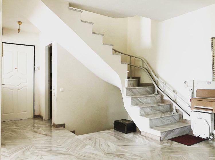 סיווירי Bright & Spacious Seaview Villa מראה חיצוני תמונה